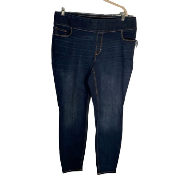 Old Navy women’s Rockstar super skinny, high rise denim jeans. Size 18 plus. NWT - Picture 2 of 9